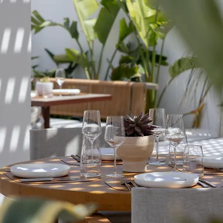 Parilio, A Member Of Design Naousa (Paros)